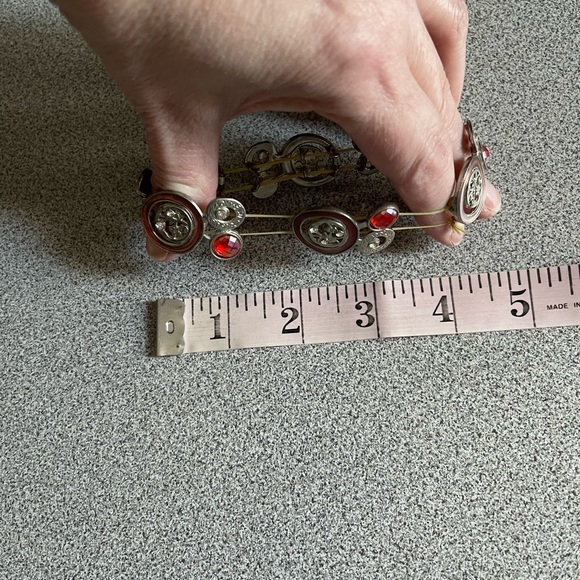 Elegant Multi-Colour Circle Stretch Bracelet - Picture 6 of 8